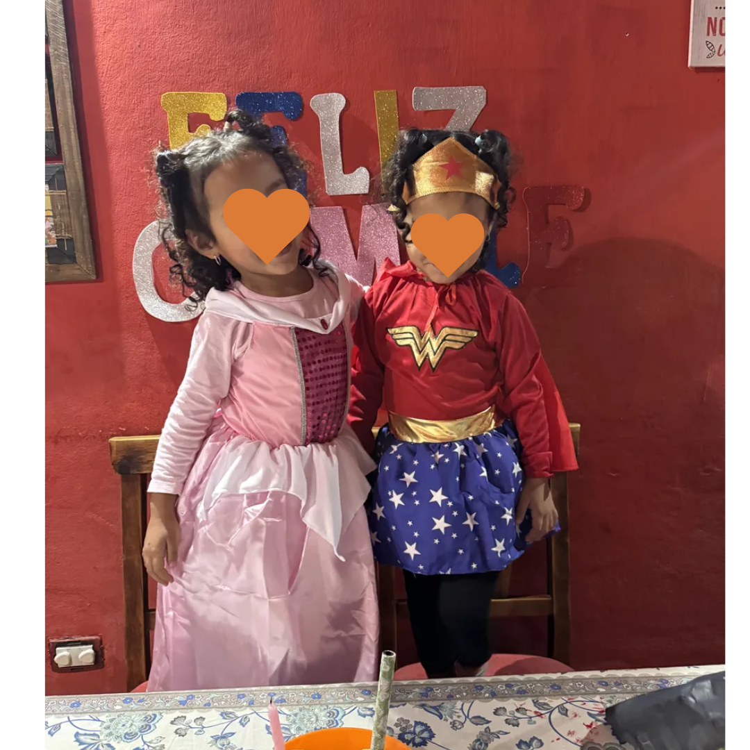 Disfraz de Mujer Maravilla con Vincha y Capa Niñas